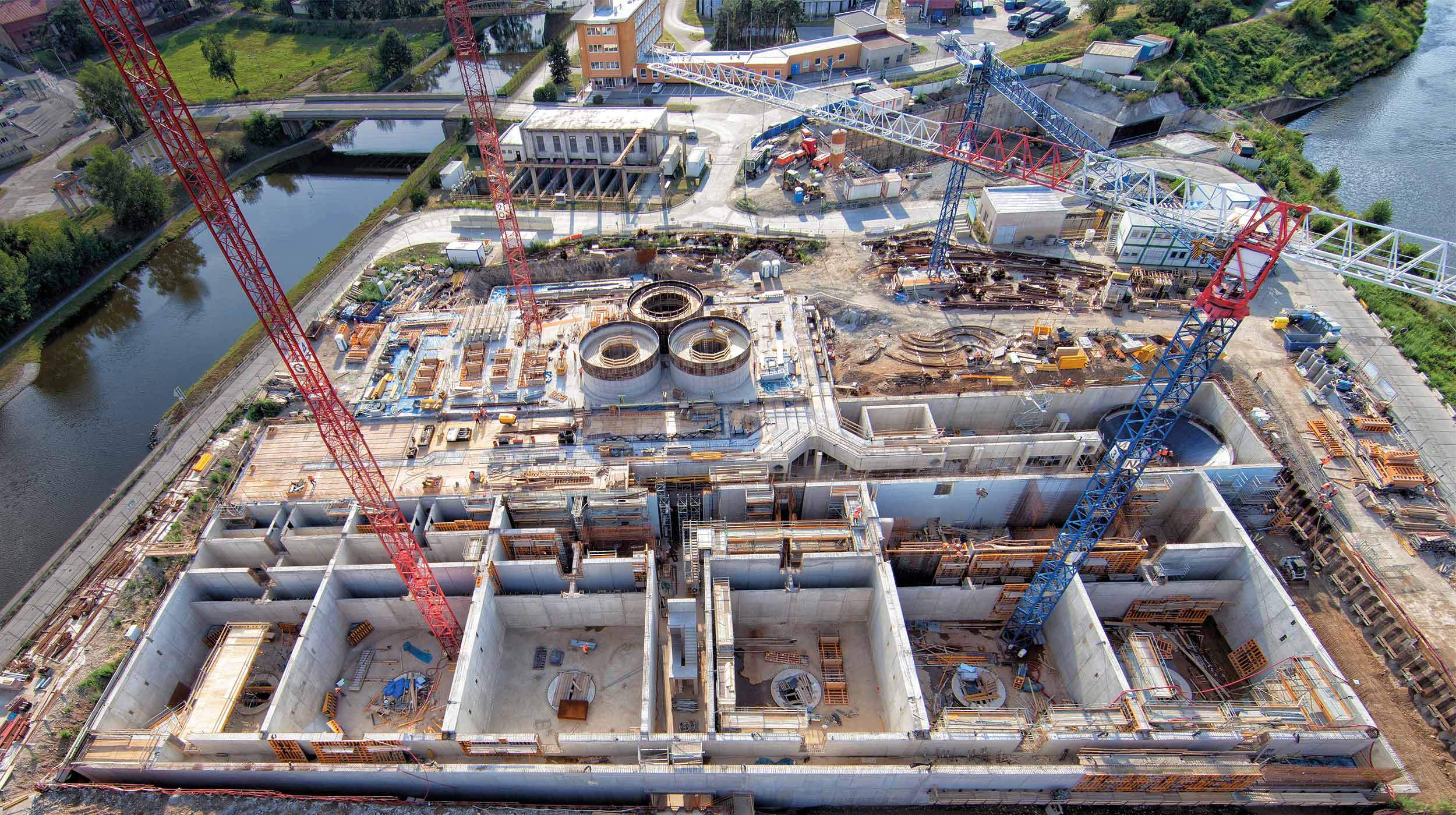 Enkofratu modularrak eta habeduna, hormigoizko egitura bertikalak egiteko: hormak, zutabeak, horma pikoak, zimenduak, zapatak, estribuak, etab.