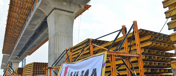 Yakarta-Cikampek II ordainpeko autobidea, Karawang, Indonesia