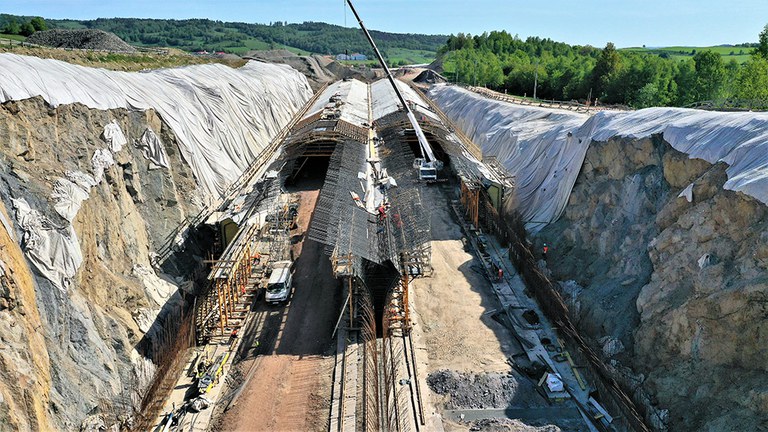 Beste tunel bat aire zabalean ULMArekin