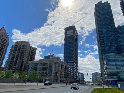 Errendimendu handia eta segurtasuna Kanadako Mississauga zentroko bizitegi proiektuan: Wesley dorrea