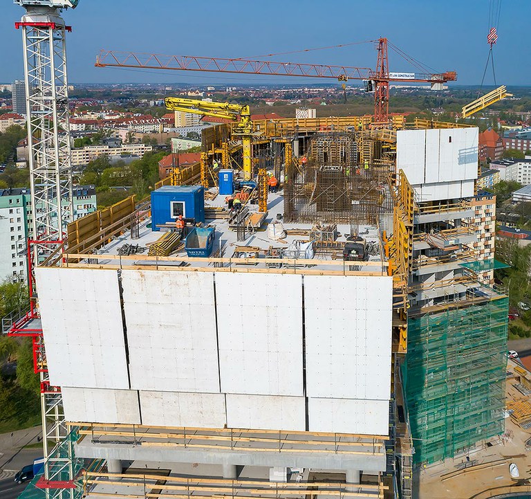 Goi errendimendua eta segurtasuna Hanza Towerren, Polonian