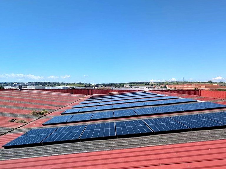 ULMAk bere instalazioetan jatorri berriztagarriko elektrizitatea berak sortzea sustatzen du